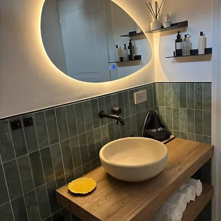 Liam Gem Navigli Design Lejlighed Milano